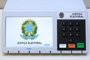 ELEIÇÕES 2026 Atenção, eleitor: local de votação pode mudar até domingo (25); saiba como consultar antes de sair de casa